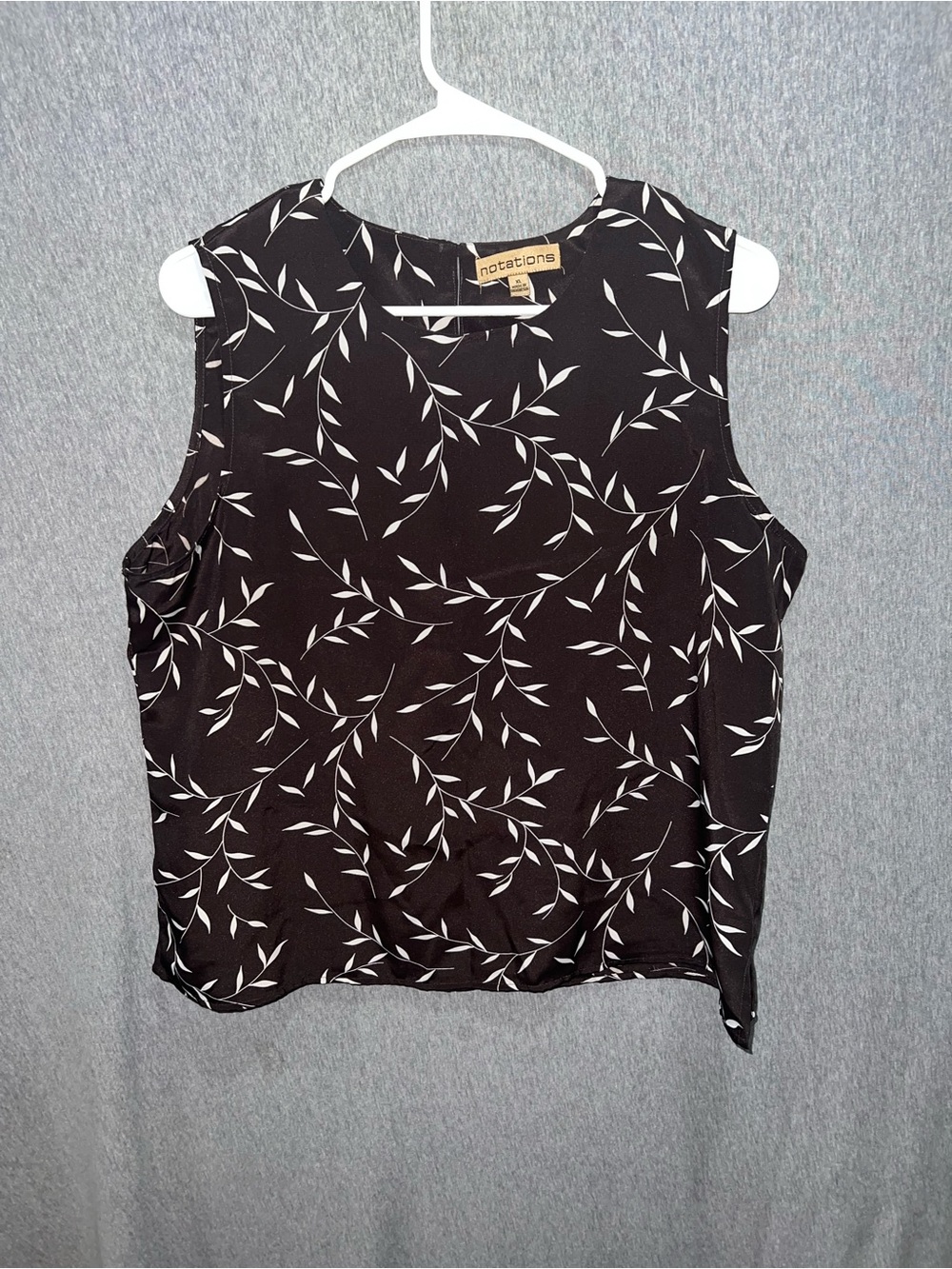 Notations Black and White Leaf-Print Sleeveless Shell